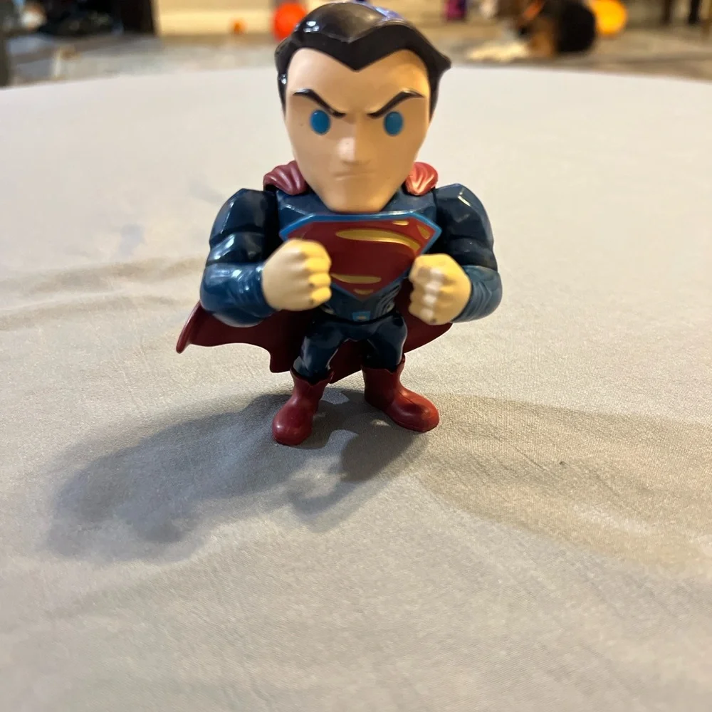 JADA DC Comics Batman V Superman Die Cast Metal 4” Superman M6 Figure